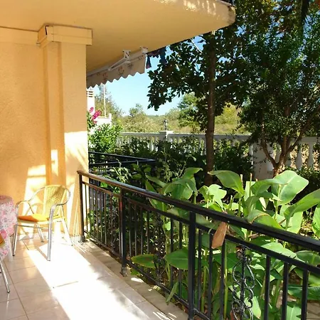 Nefeli Konukevi Agios Georgios (Corfu)